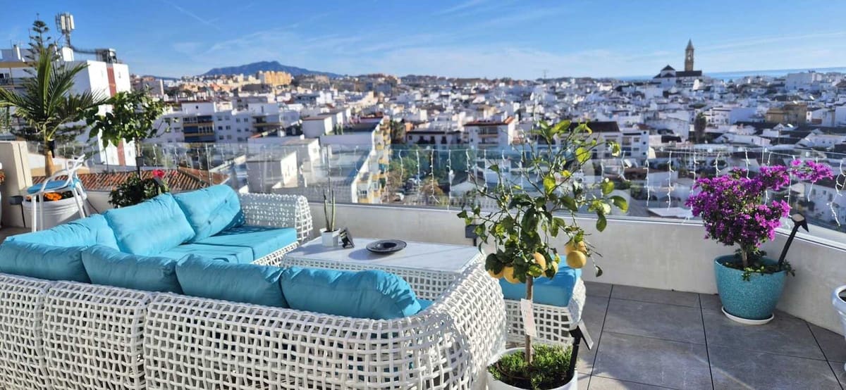 2 soveværelse Penthouse til salg i Estepona med swimmingpool garage - € 1.499.000 (Ref: 9500895)