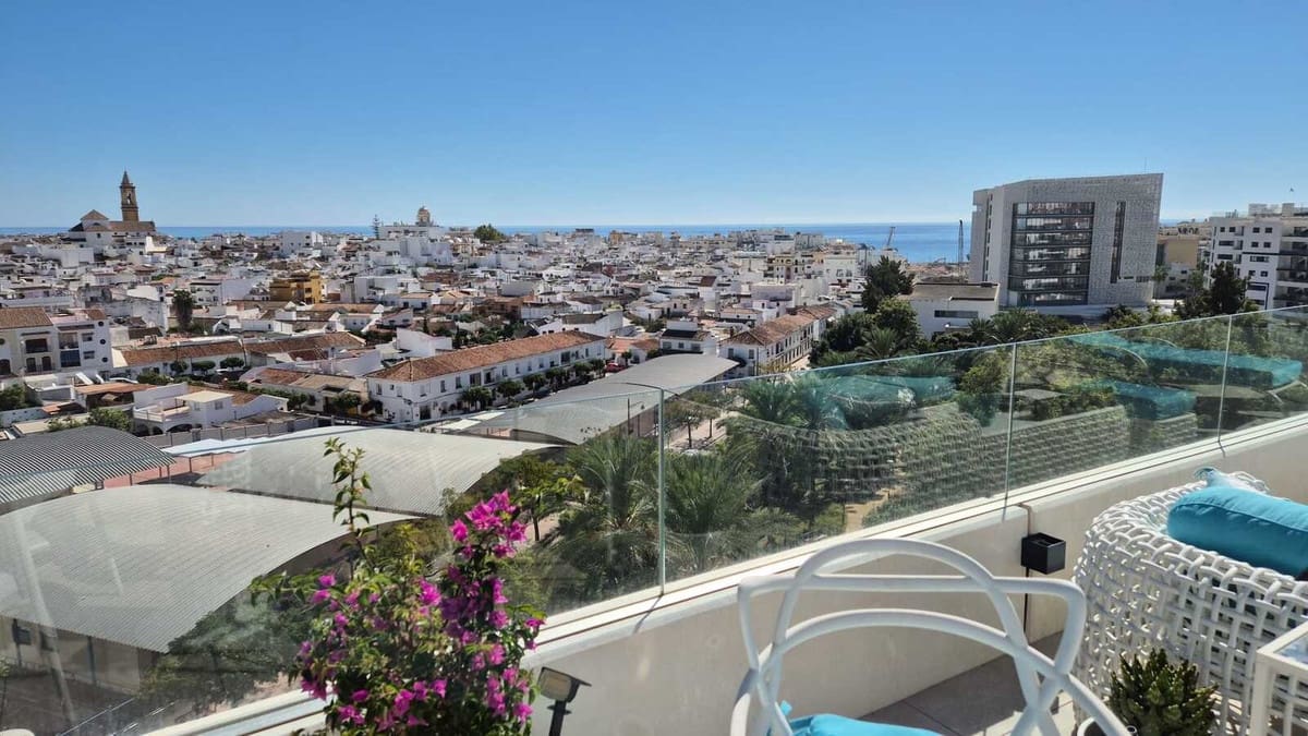 2 soveværelse Penthouse til salg i Estepona med swimmingpool garage - € 1.499.000 (Ref: 9500895)