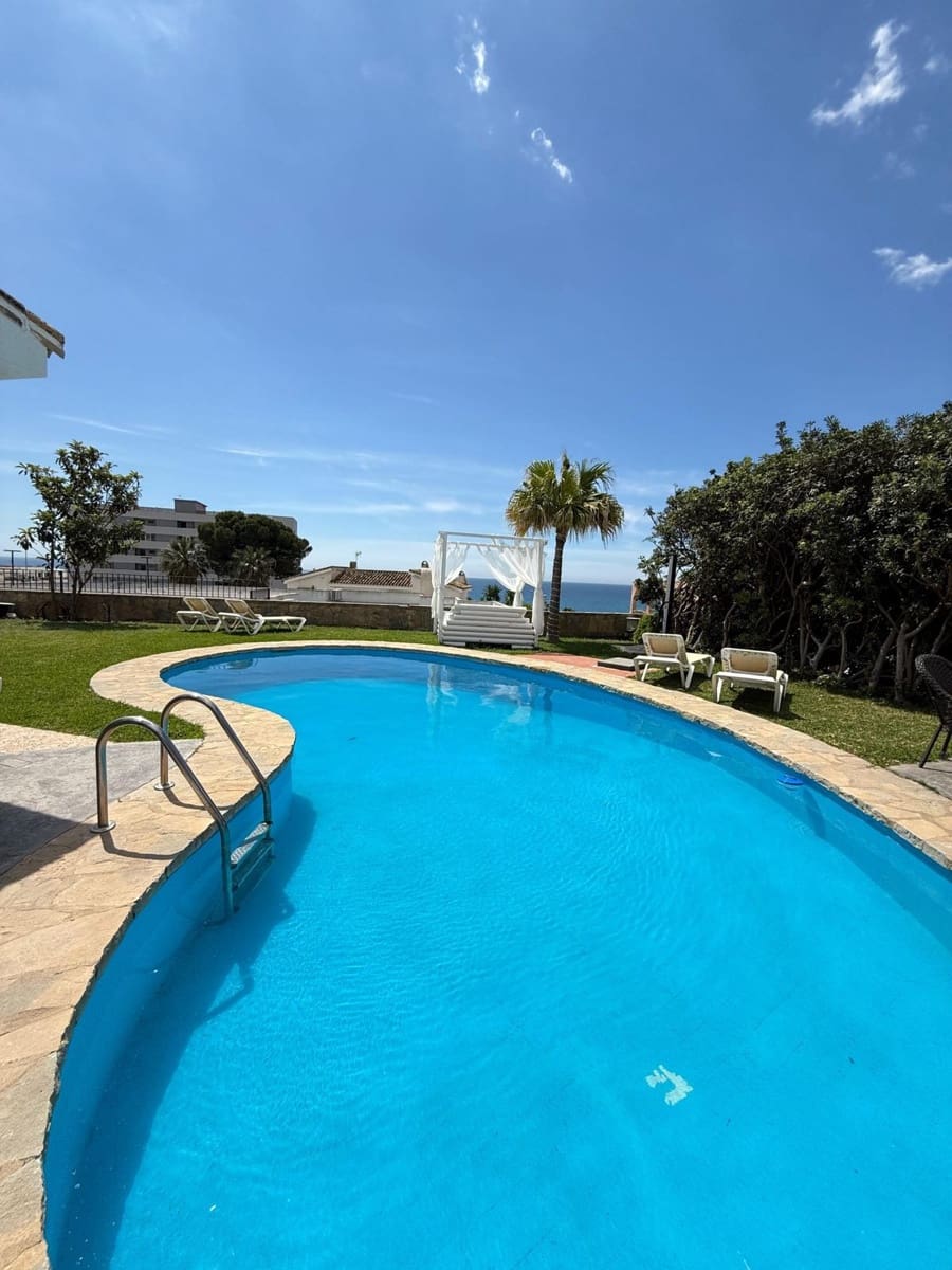 2 bedroom Villa for sale in Benalmadena with pool garage - € 820,000 (Ref: 9500897)