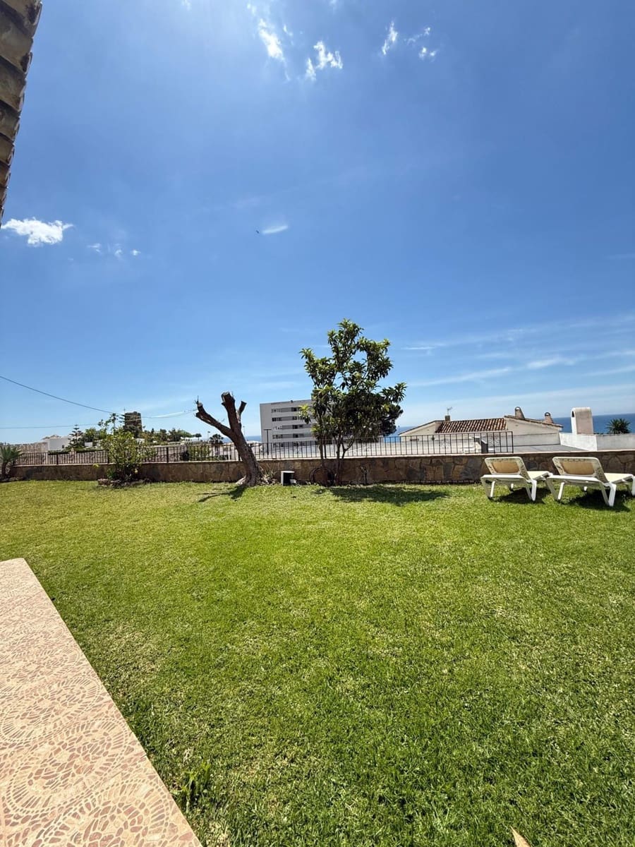 2 bedroom Villa for sale in Benalmadena with pool garage - € 820,000 (Ref: 9500897)