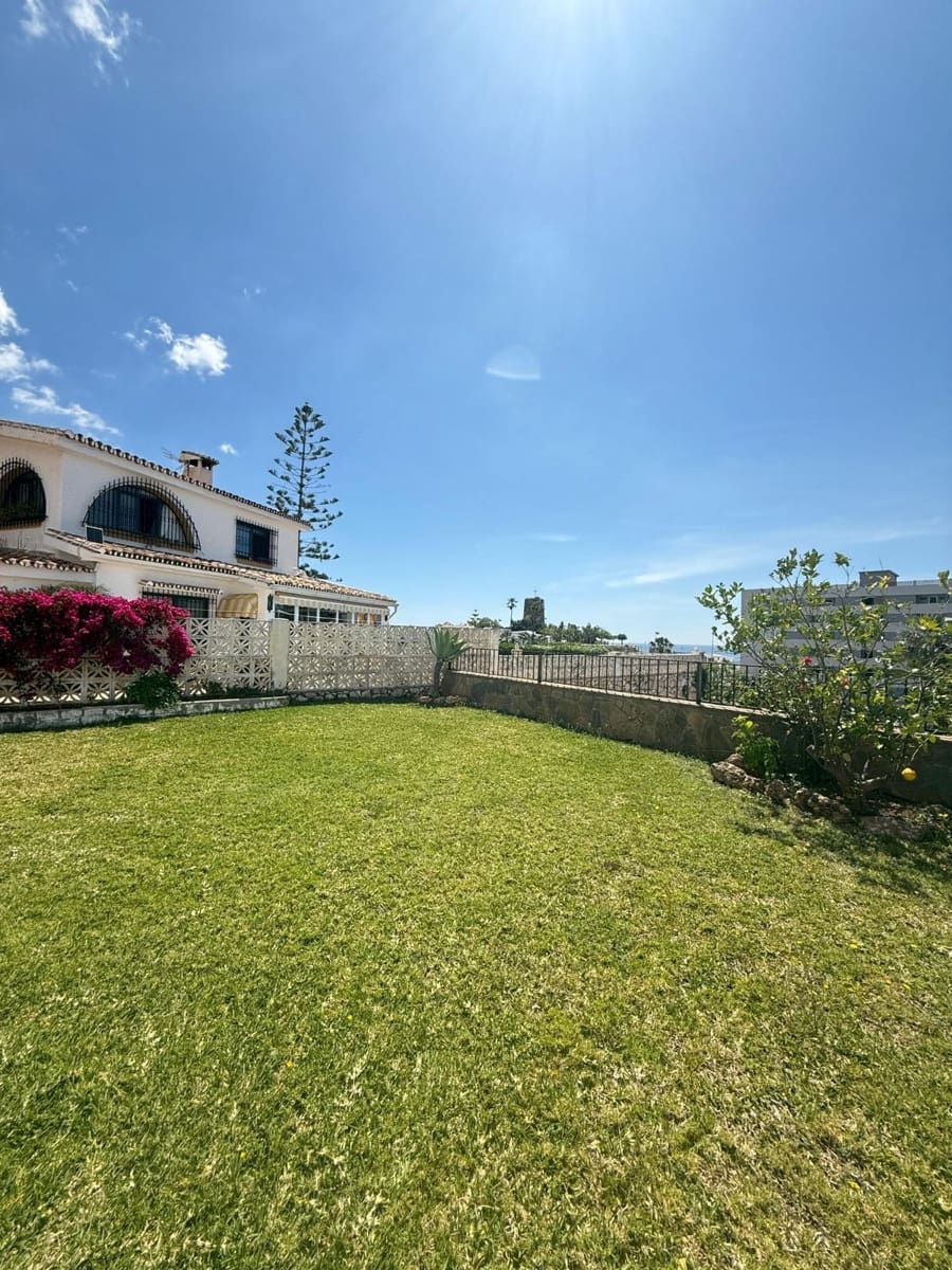 2 bedroom Villa for sale in Benalmadena with pool garage - € 820,000 (Ref: 9500897)
