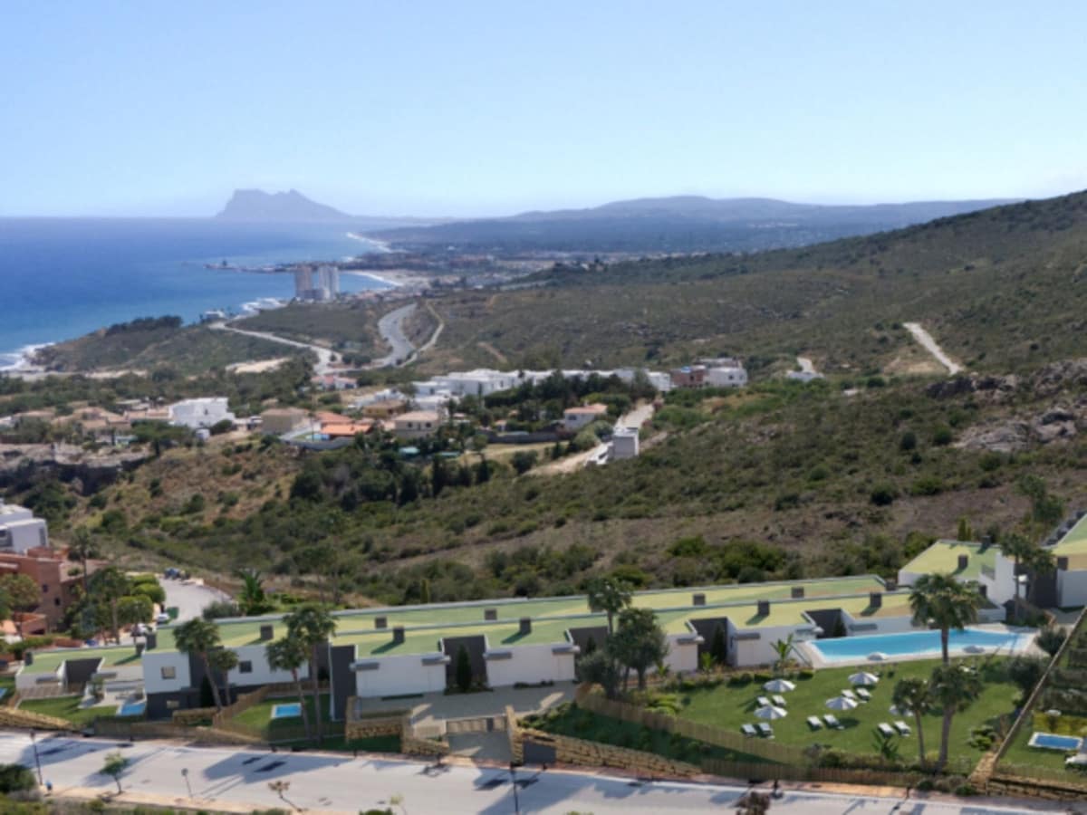 3 bedroom Beach Apartment for sale in Manilva with pool garage - € 468,600 (Ref: 9500948)