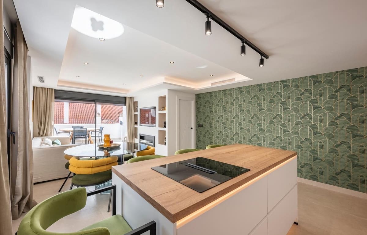 Apartamento de 3 habitaciones en Nueva Andalucia en venta con piscina - 785.000 € (Ref: 9503092)