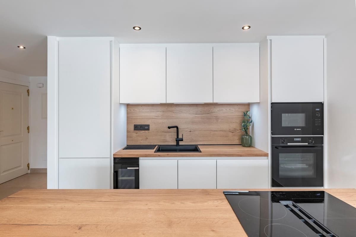 3 bedroom Apartment for sale in Nueva Andalucia with pool - € 785,000 (Ref: 9503092)