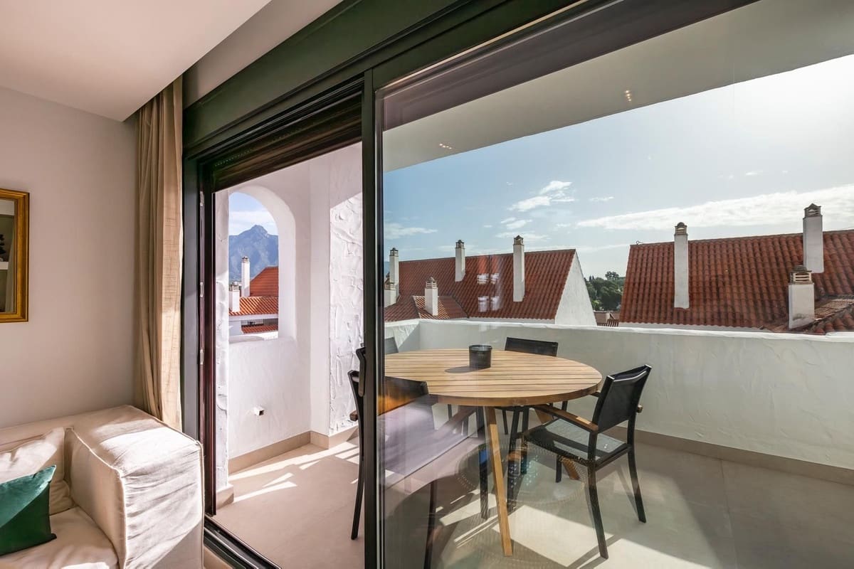 3 bedroom Apartment for sale in Nueva Andalucia with pool - € 785,000 (Ref: 9503092)