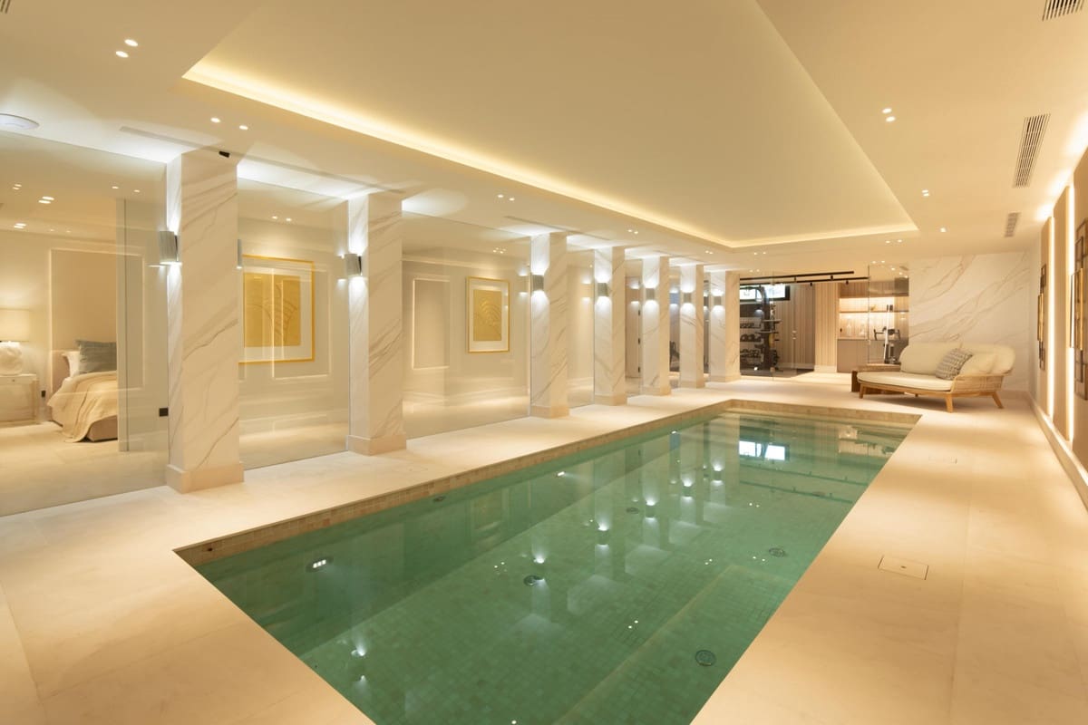 8 bedroom Villa for sale in Benahavis with pool garage - € 10,900,000 (Ref: 9503413)