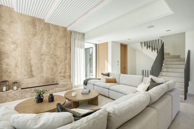 5 bedroom Villa for sale in Nueva Andalucia, Marbella with pool - € 7,495,000 (Ref: 9503414)