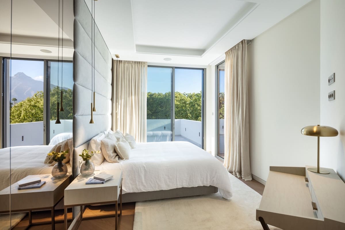 5 soverom Villa til salgs i Nueva Andalucia med svømmebasseng - € 7 495 000 (Ref: 9503414)