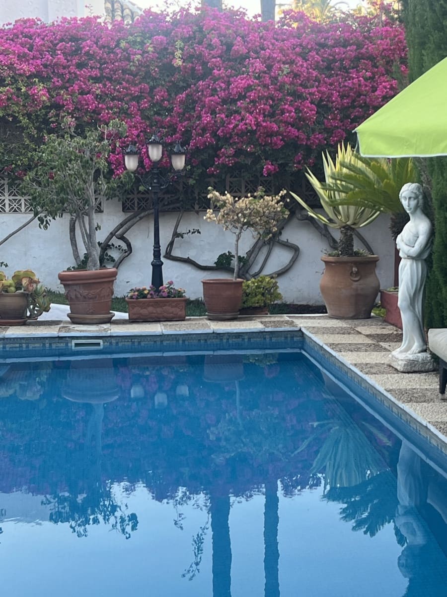 4 soveværelse Villa til salg i Nueva Andalucia med swimmingpool garage - € 1.475.000 (Ref: 9503415)