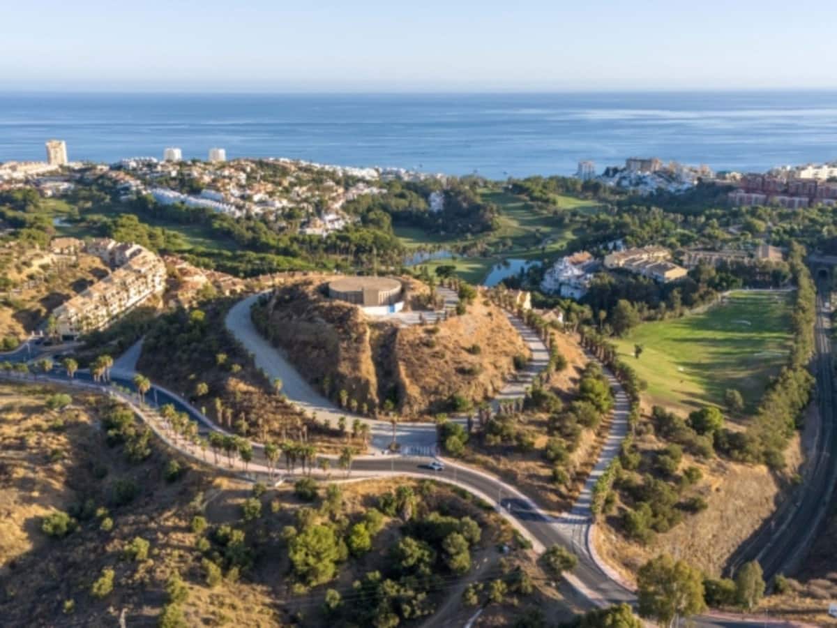 2 bedroom Apartment for sale in Torrequebrada with pool garage - € 1,265,000 (Ref: 9503434)