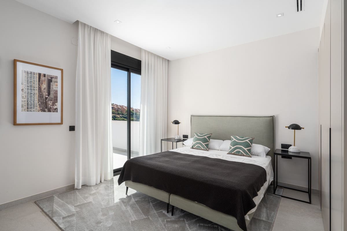 5 sypialnia Willa na sprzedaż w Elviria z basenem garażem - 3 200 000 € (Ref: 9511145)