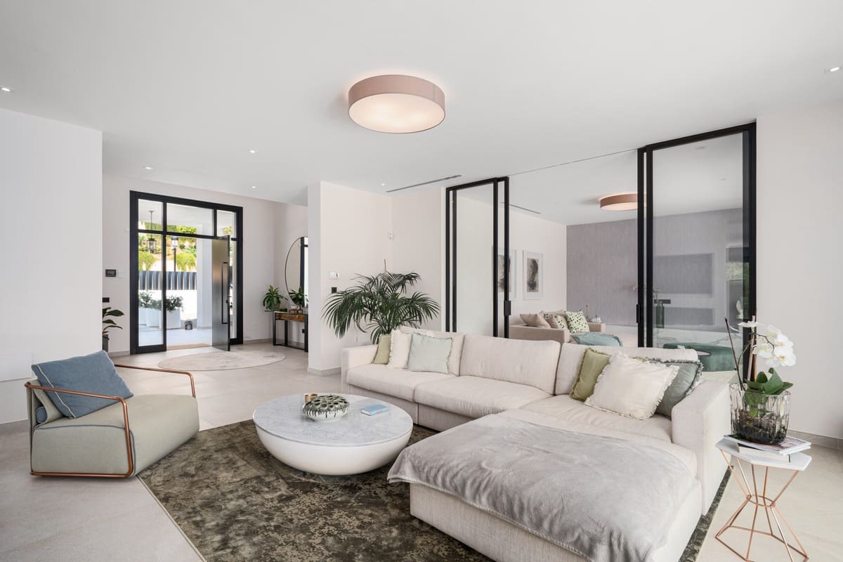 5 sypialnia Willa na sprzedaż w Elviria z basenem garażem - 3 200 000 € (Ref: 9511145)