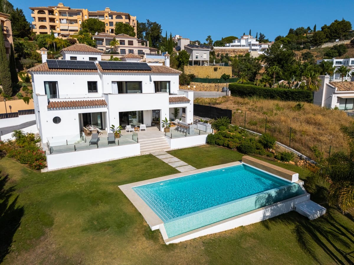 5 sypialnia Willa na sprzedaż w Elviria z basenem garażem - 3 200 000 € (Ref: 9511145)