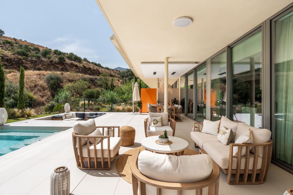 3 bedroom Apartment for sale in Benalmadena with pool garage - € 1,450,000 (Ref: 9511151)