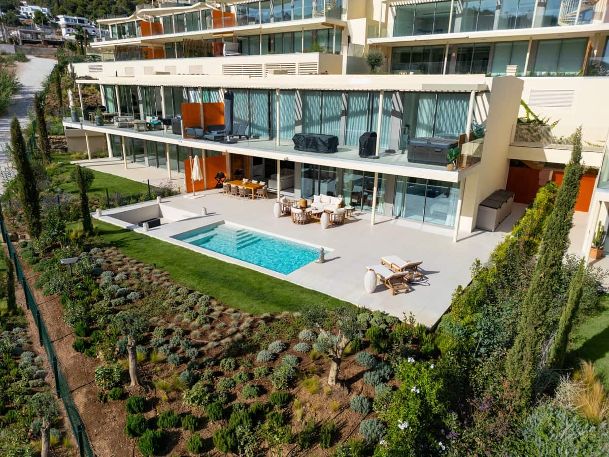 3 bedroom Apartment for sale in Benalmadena with pool garage - € 1,450,000 (Ref: 9511151)