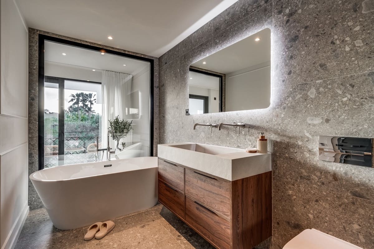 4 soverom Hus til salgs i Nueva Andalucia med svømmebasseng - € 1 395 000 (Ref: 9511152)