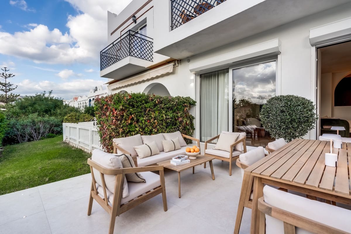 4 soverom Hus til salgs i Nueva Andalucia med svømmebasseng - € 1 395 000 (Ref: 9511152)