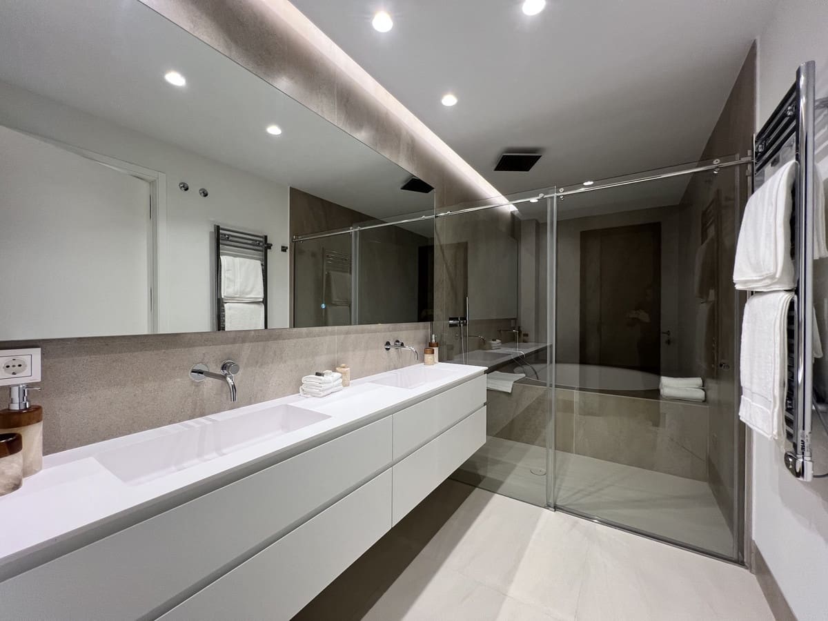 Apartamento Playa de 3 habitaciones en Estepona en venta con piscina garaje - 2.950.000 € (Ref: 9511158)