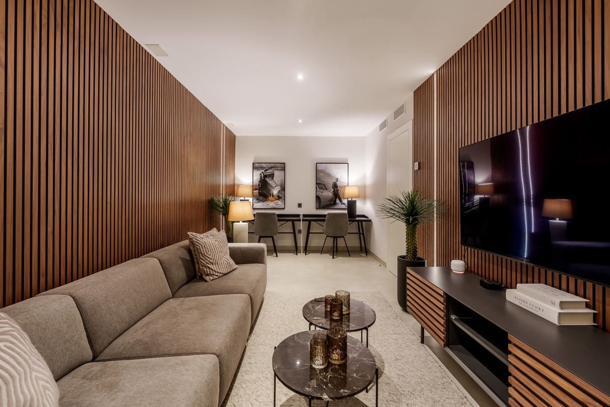 5 sypialnia Dom blizniak na sprzedaż w Puerto Banus z basenem garażem - 2 675 000 € (Ref: 9511159)