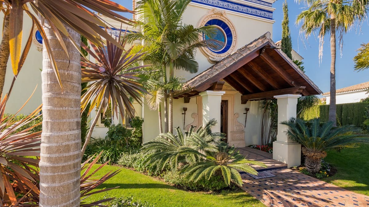 5 makuuhuone Huvila myytävänä paikassa Benahavis mukana uima-altaan 
autotalli - 2 750 000 € (Ref: 9511166)