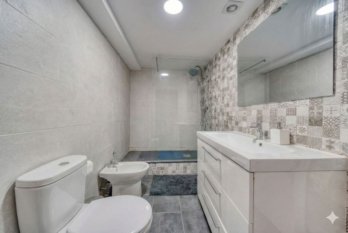 5 makuuhuone Huvila myytävänä paikassa Buenas Noches mukana uima-altaan 
autotalli - 830 000 € (Ref: 9516493)