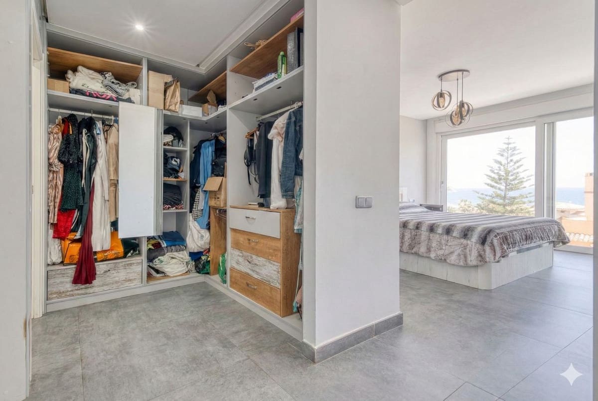 5 makuuhuone Huvila myytävänä paikassa Buenas Noches mukana uima-altaan 
autotalli - 830 000 € (Ref: 9516493)