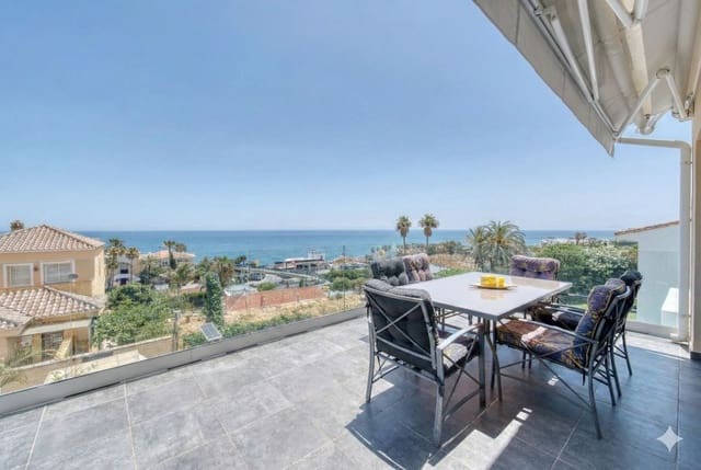 5 makuuhuone Huvila myytävänä paikassa Buenas Noches, Estepona mukana uima-altaan 
autotalli - 830 000 € (Ref: 9516493)