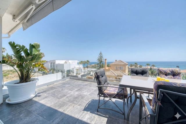 5 makuuhuone Huvila myytävänä paikassa Buenas Noches, Estepona mukana uima-altaan 
autotalli - 830 000 € (Ref: 9516493)