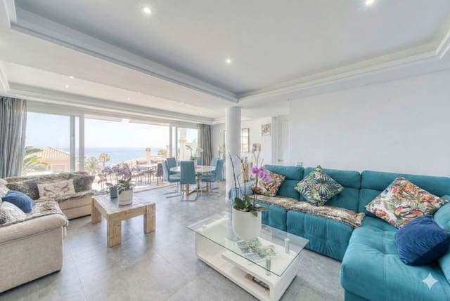 5 makuuhuone Huvila myytävänä paikassa Buenas Noches, Estepona mukana uima-altaan 
autotalli - 830 000 € (Ref: 9516493)