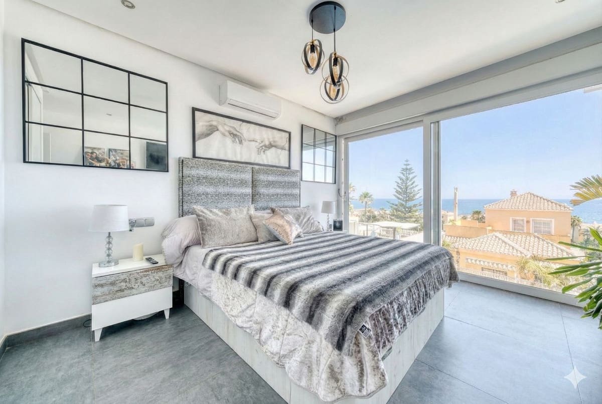 5 makuuhuone Huvila myytävänä paikassa Buenas Noches mukana uima-altaan 
autotalli - 830 000 € (Ref: 9516493)