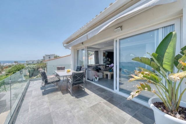 5 makuuhuone Huvila myytävänä paikassa Buenas Noches, Estepona mukana uima-altaan 
autotalli - 830 000 € (Ref: 9516493)