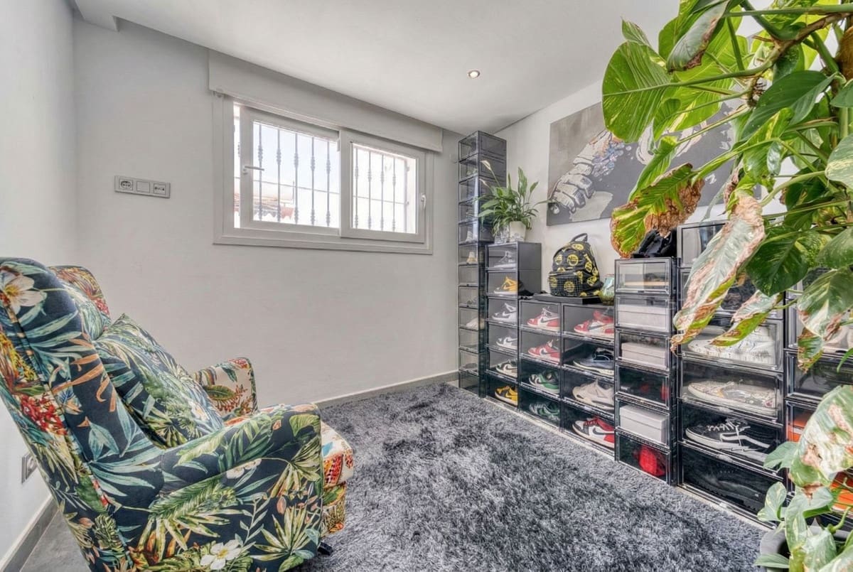 5 makuuhuone Huvila myytävänä paikassa Buenas Noches mukana uima-altaan 
autotalli - 830 000 € (Ref: 9516493)