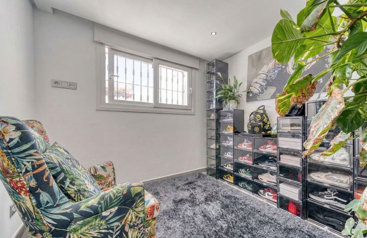 5 bedroom Villa for sale in Buenas Noches with pool garage - € 830,000 (Ref: 9516493)