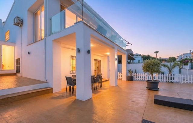 5 camera da letto Villa in vendita in Buenas Noches, Estepona con piscina garage - 830.000 € (Rif: 9516493)
