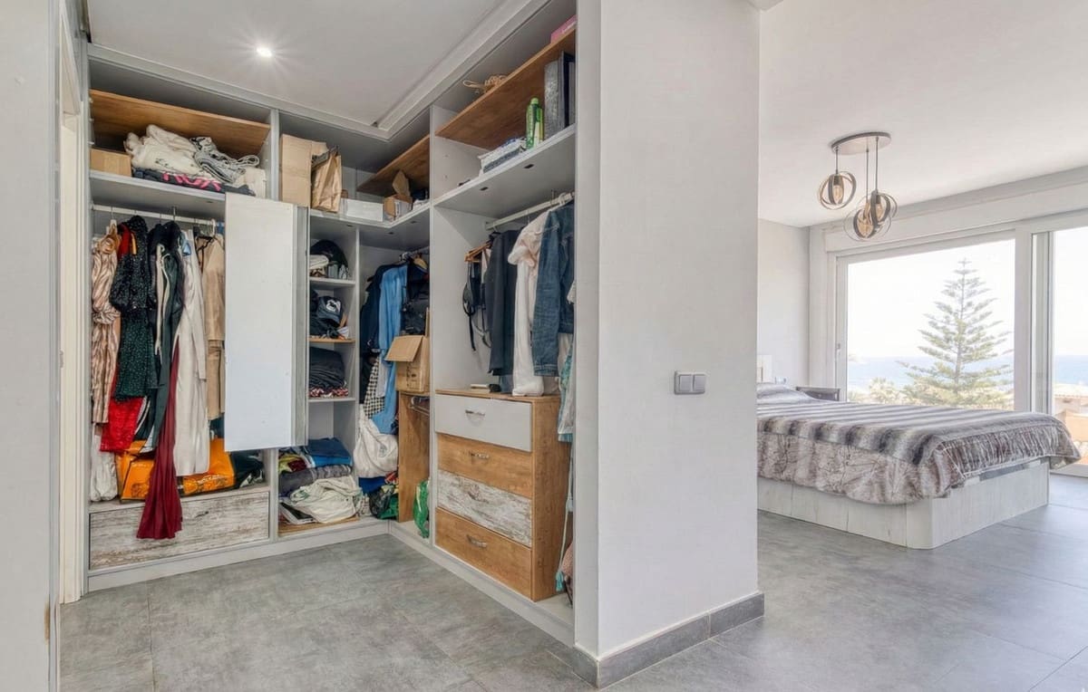 5 bedroom Villa for sale in Buenas Noches with pool garage - € 830,000 (Ref: 9516493)