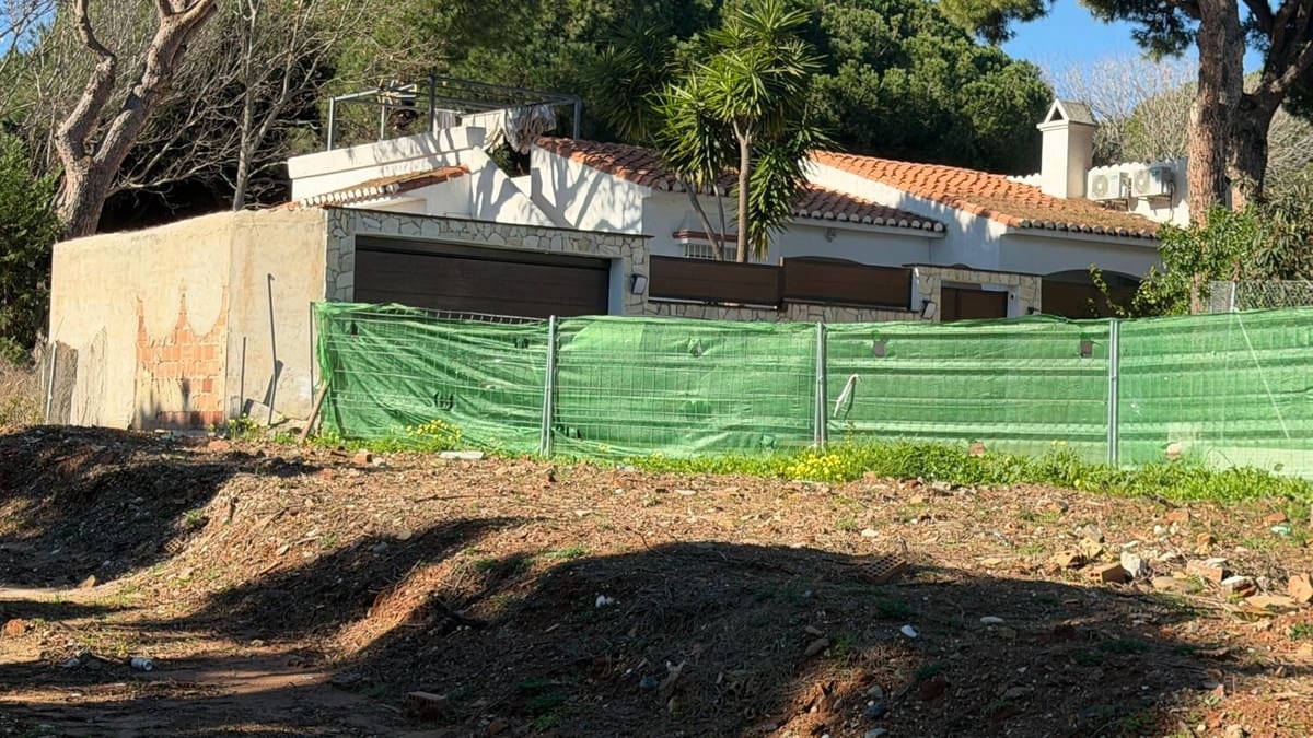 Building Plot for sale in Calahonda - € 2,000,000 (Ref: 9521073)