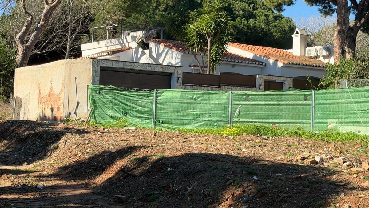 Building Plot for sale in Calahonda - € 2,000,000 (Ref: 9521073)