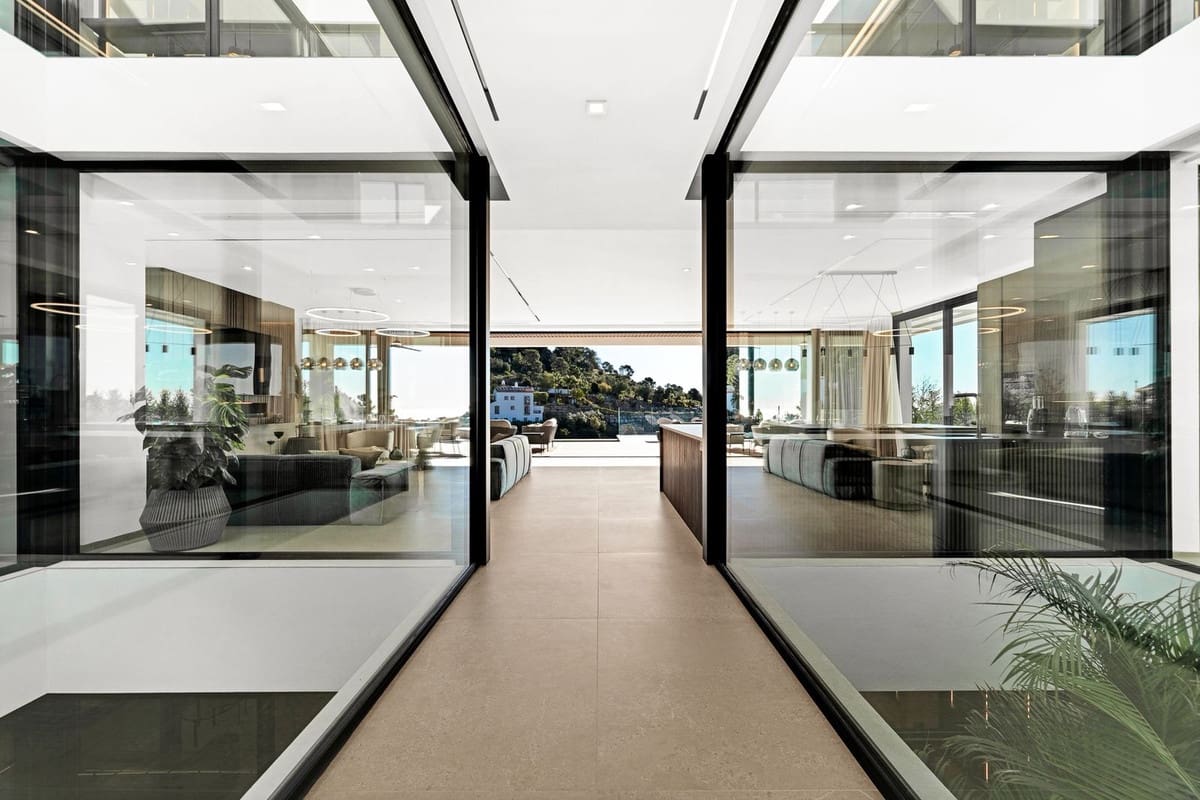 6 bedroom Villa for sale in El Madronal with pool garage - € 7,000,000 (Ref: 9521504)