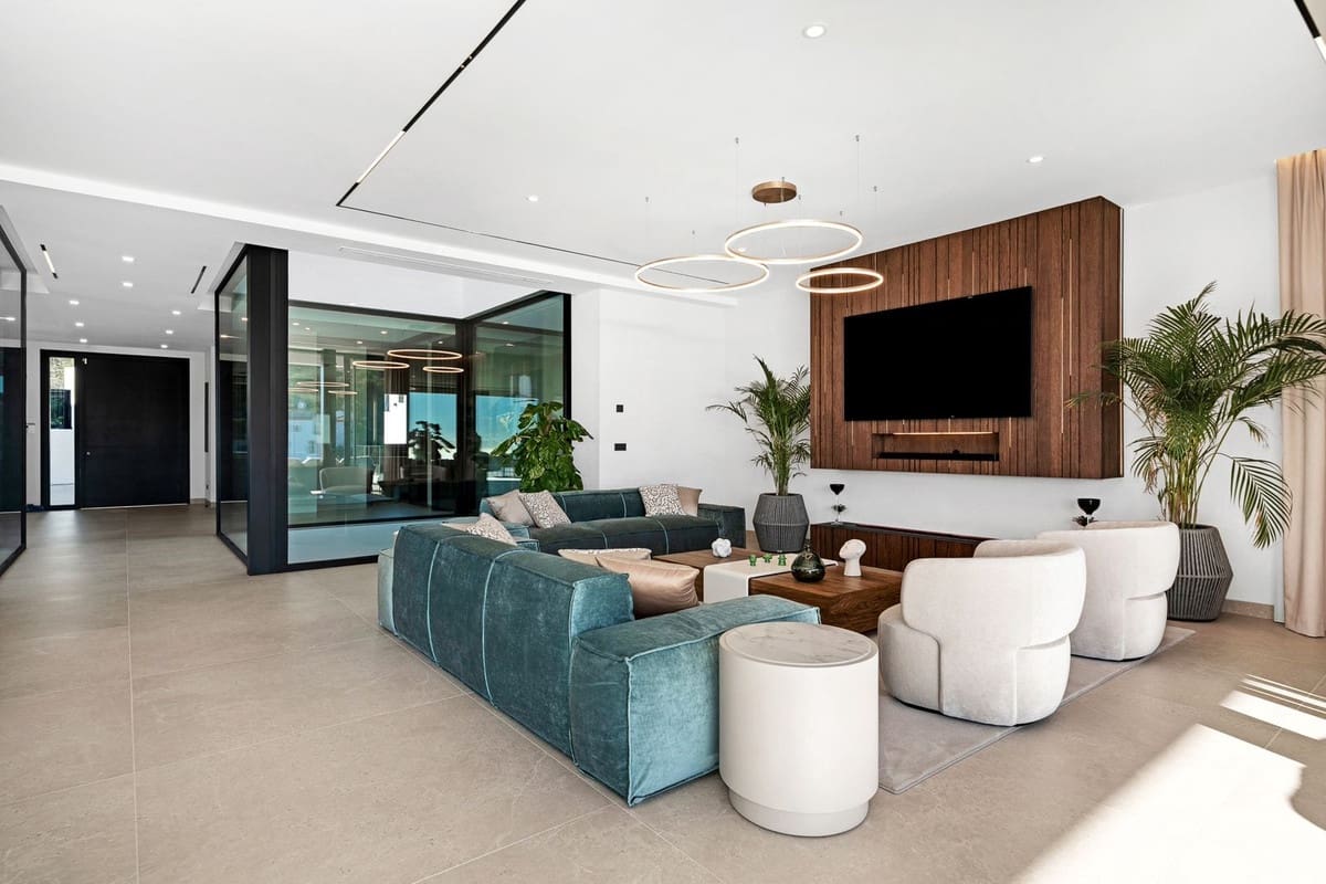 6 bedroom Villa for sale in El Madronal with pool garage - € 7,000,000 (Ref: 9521504)