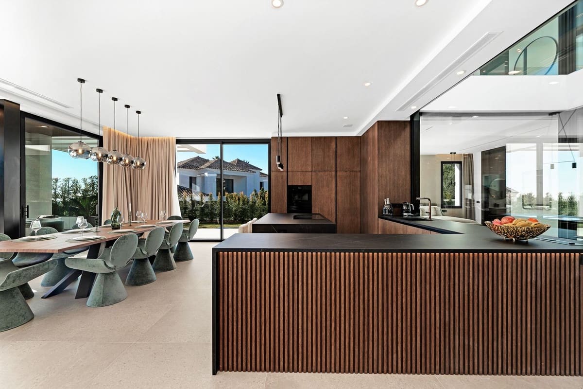 6 bedroom Villa for sale in El Madronal with pool garage - € 7,000,000 (Ref: 9521504)