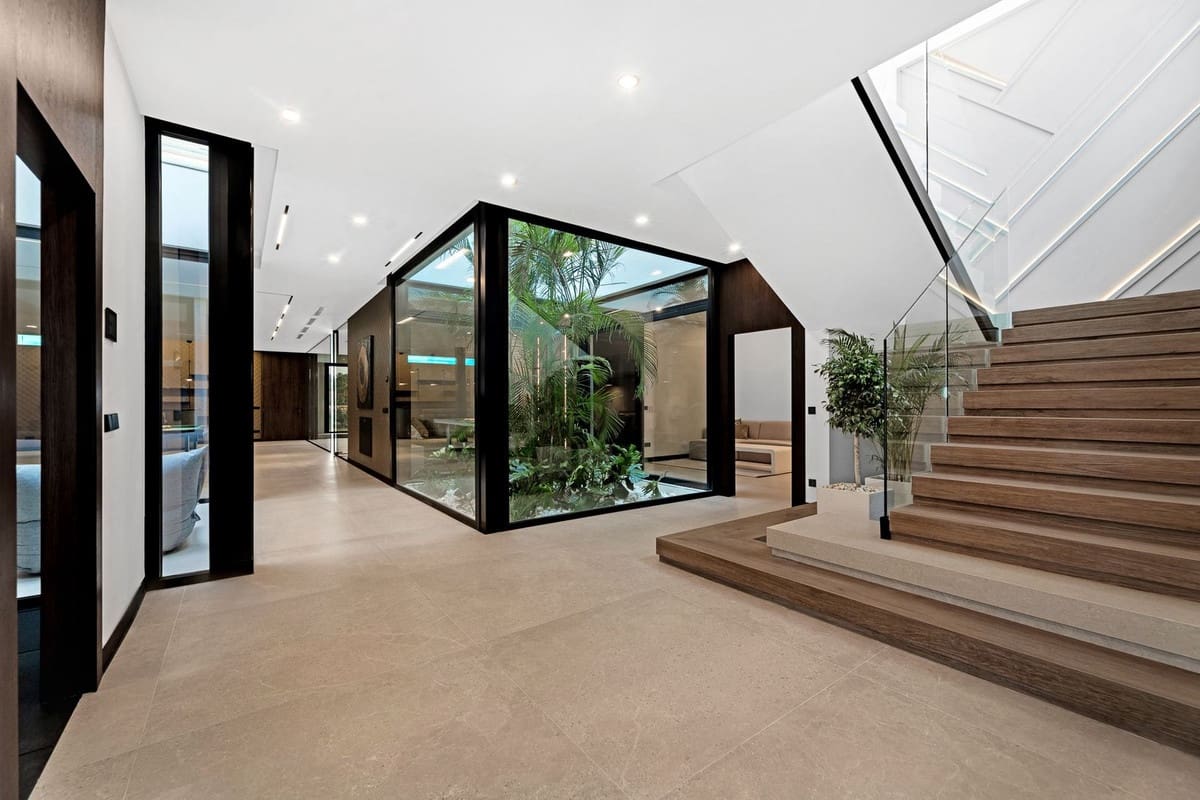 6 bedroom Villa for sale in El Madronal with pool garage - € 7,000,000 (Ref: 9521504)