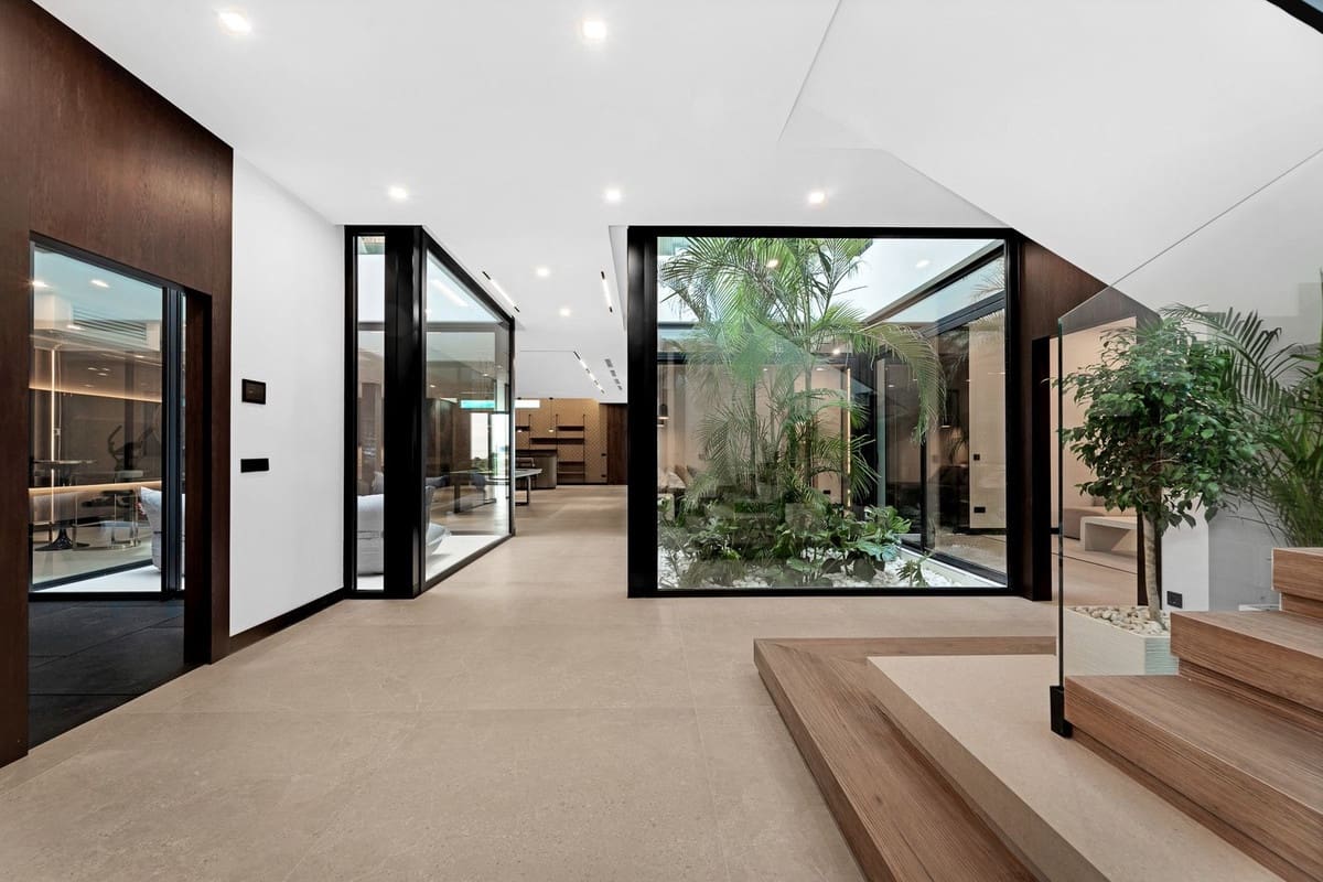 6 bedroom Villa for sale in El Madronal with pool garage - € 7,000,000 (Ref: 9521504)