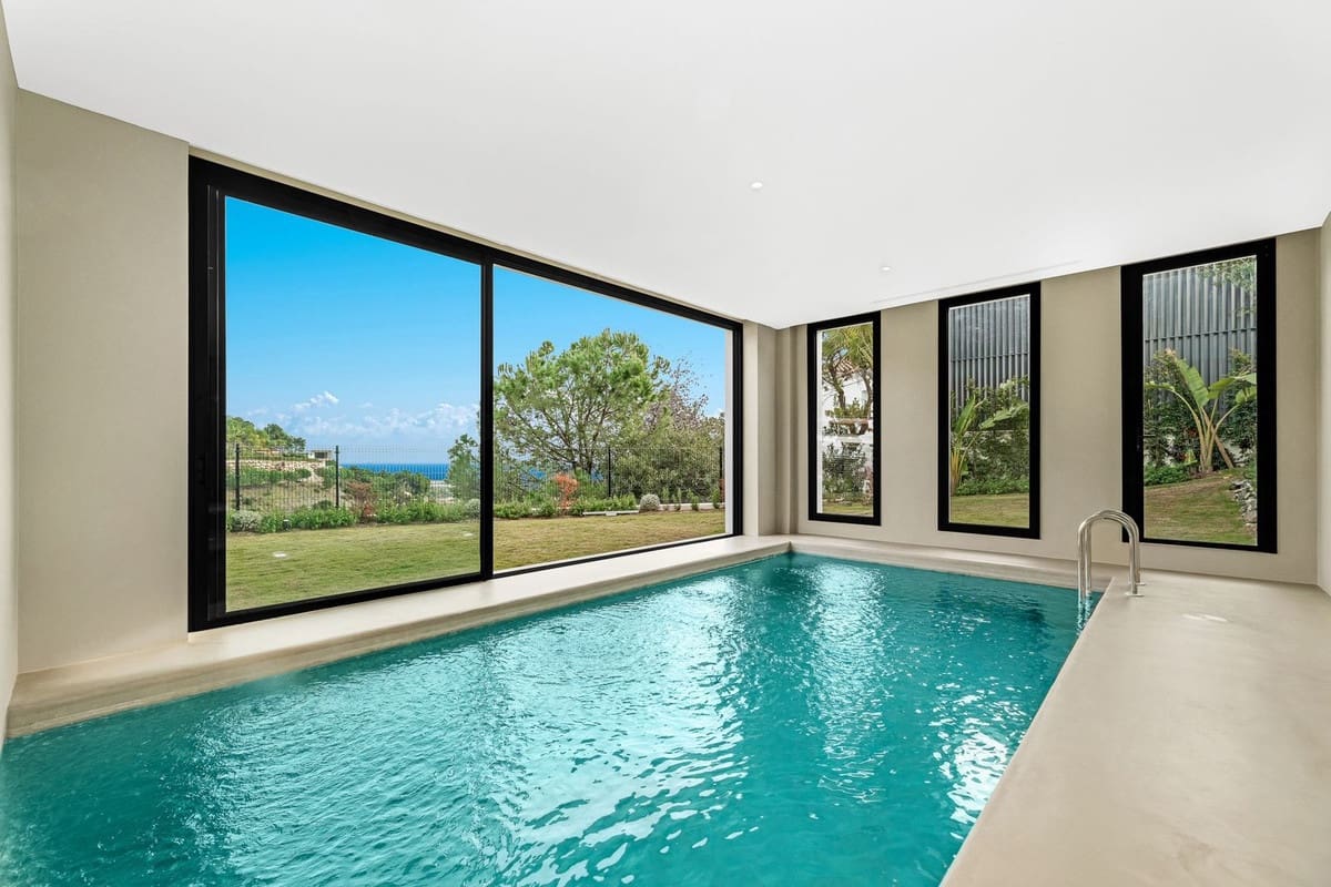 6 bedroom Villa for sale in El Madronal with pool garage - € 7,000,000 (Ref: 9521504)