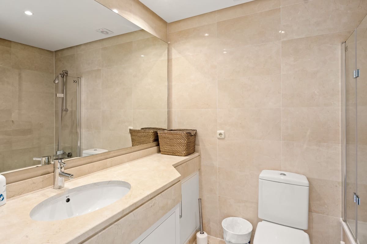 2 bedroom Apartment for sale in Casares with pool garage - € 390,000 (Ref: 9522856)