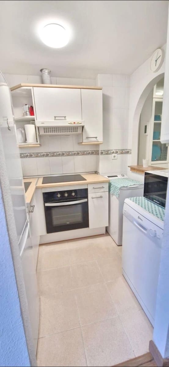 2 soverom Leilighet til salgs i Mijas Costa med svømmebasseng garasje - € 360 000 (Ref: 9528581)