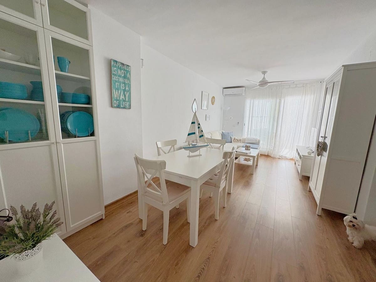 2 soverom Leilighet til salgs i Mijas Costa med svømmebasseng garasje - € 360 000 (Ref: 9528581)