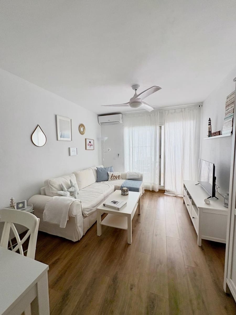 2 soverom Leilighet til salgs i Mijas Costa med svømmebasseng garasje - € 360 000 (Ref: 9528581)