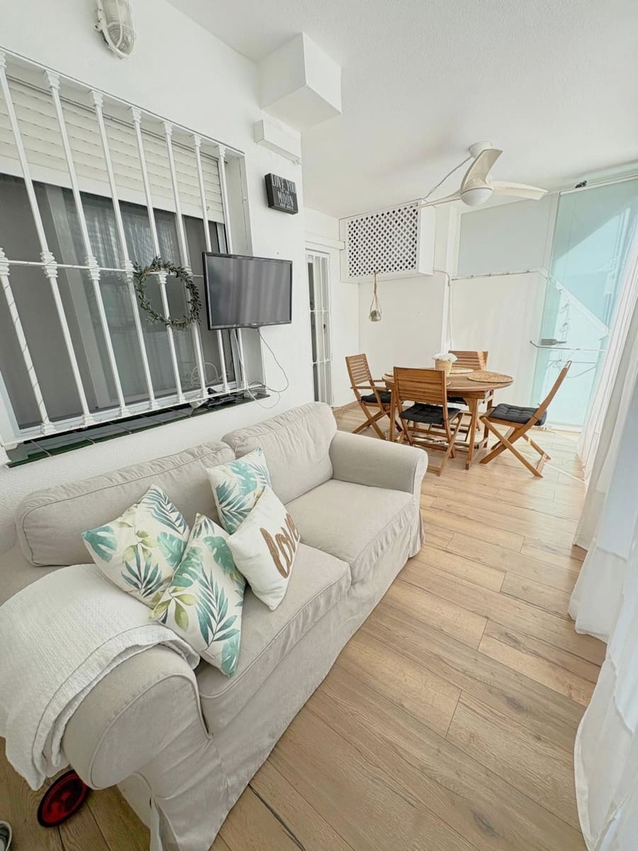 2 soverom Leilighet til salgs i Mijas Costa med svømmebasseng garasje - € 360 000 (Ref: 9528581)