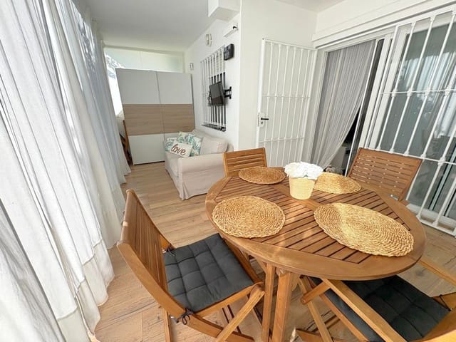 2 soverom Leilighet til salgs i Riviera del Sol, Mijas med svømmebasseng garasje - € 340 000 (Ref: 9528581)