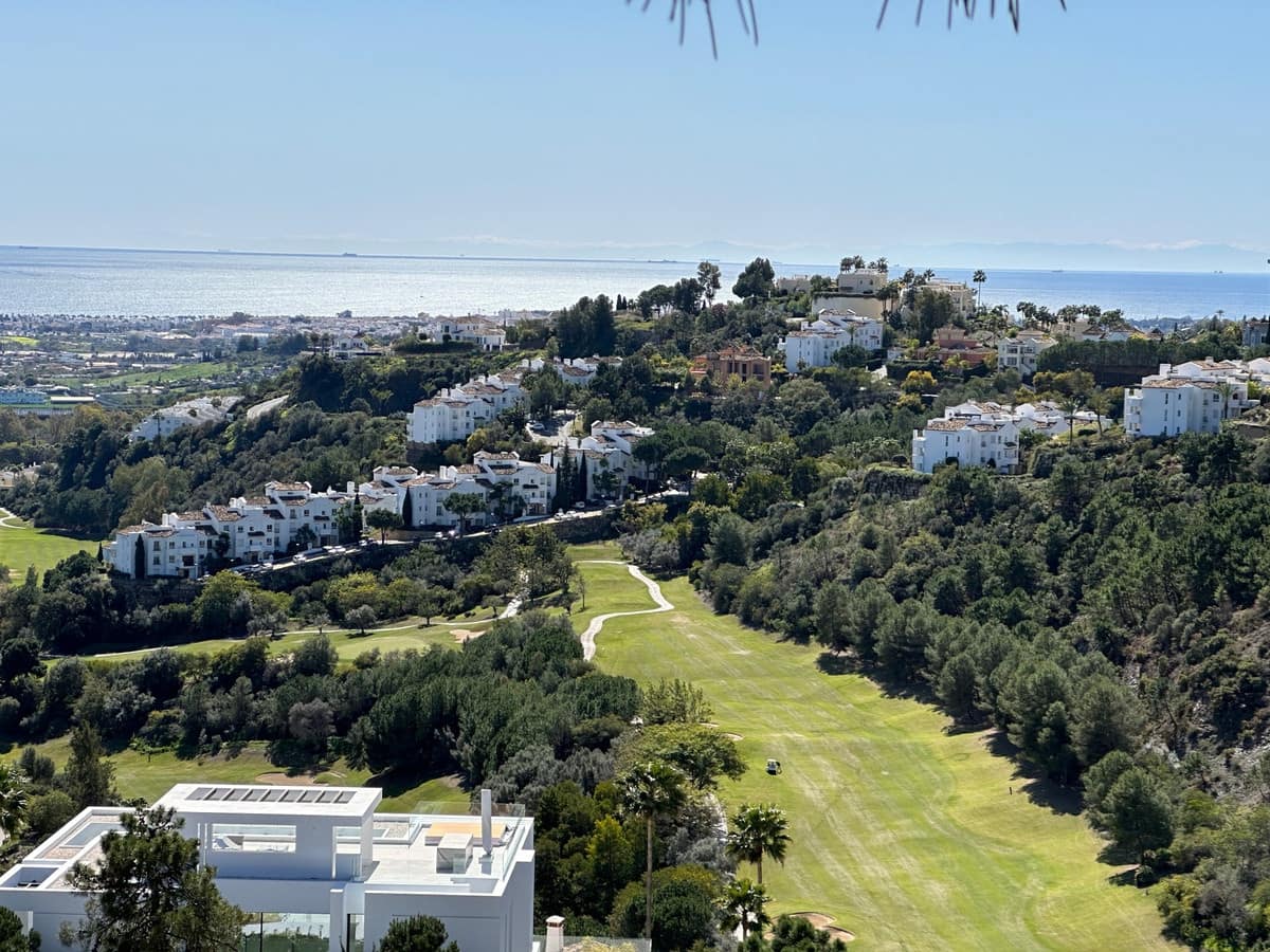 6 soverom Villa til salgs i El Madronal med svømmebasseng garasje - € 11 300 000 (Ref: 9532199)